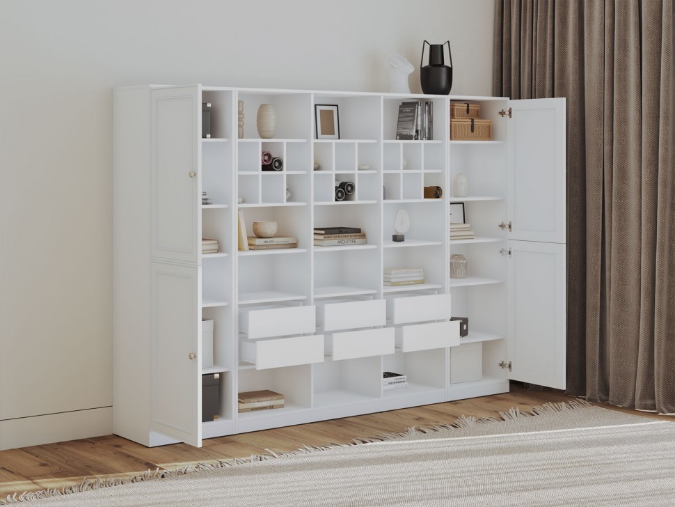 Гостиная Люси со стеллажом